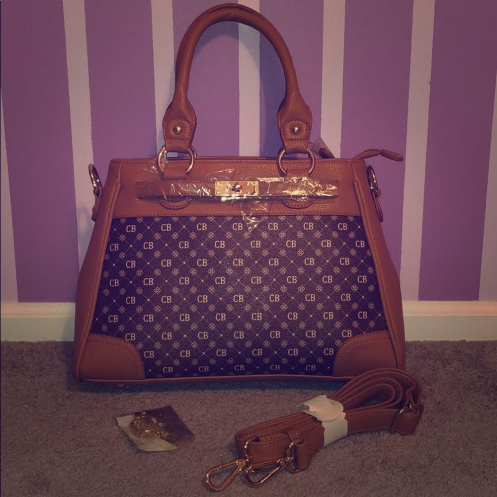 Personalized “CB” letter handbag🤩